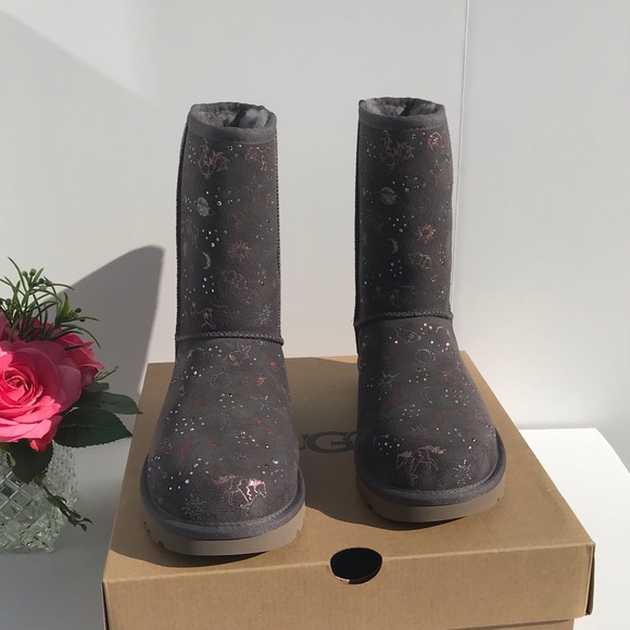 UGG Classic Zodiac Short Boots - Picture 5 of 8